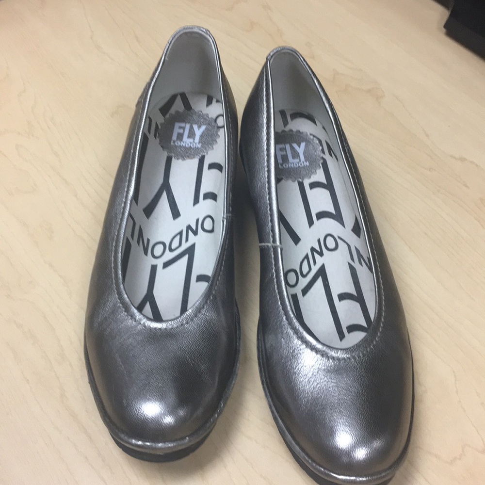 Barely used London Fly Bronze Idra